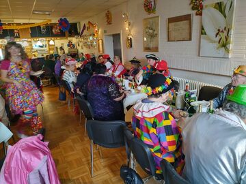 Karnevalsfrühstück an Weiberfastnacht in der ESV-Festhalle